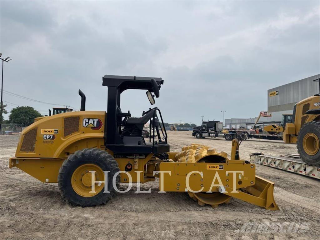 CAT CP7 单轮压路机