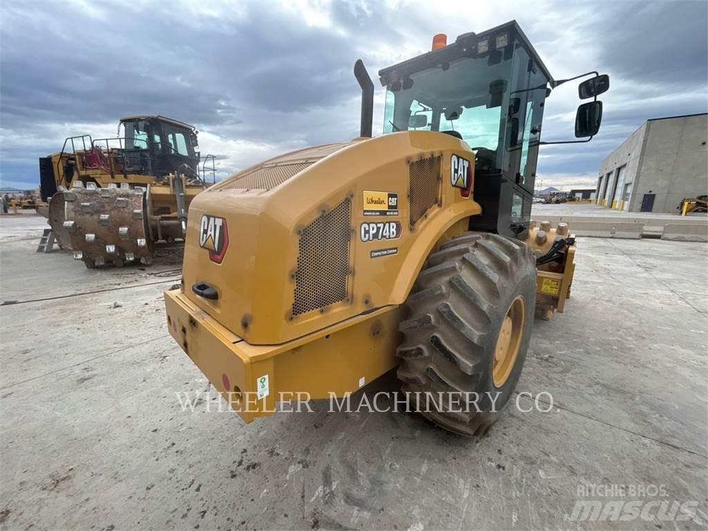 CAT CP74B 单轮压路机