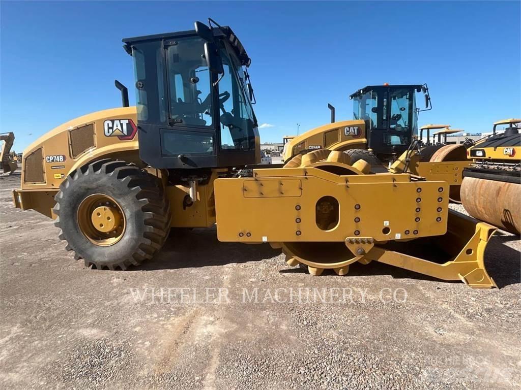 CAT CP74B 单轮压路机