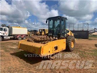 CAT CP76 单轮压路机