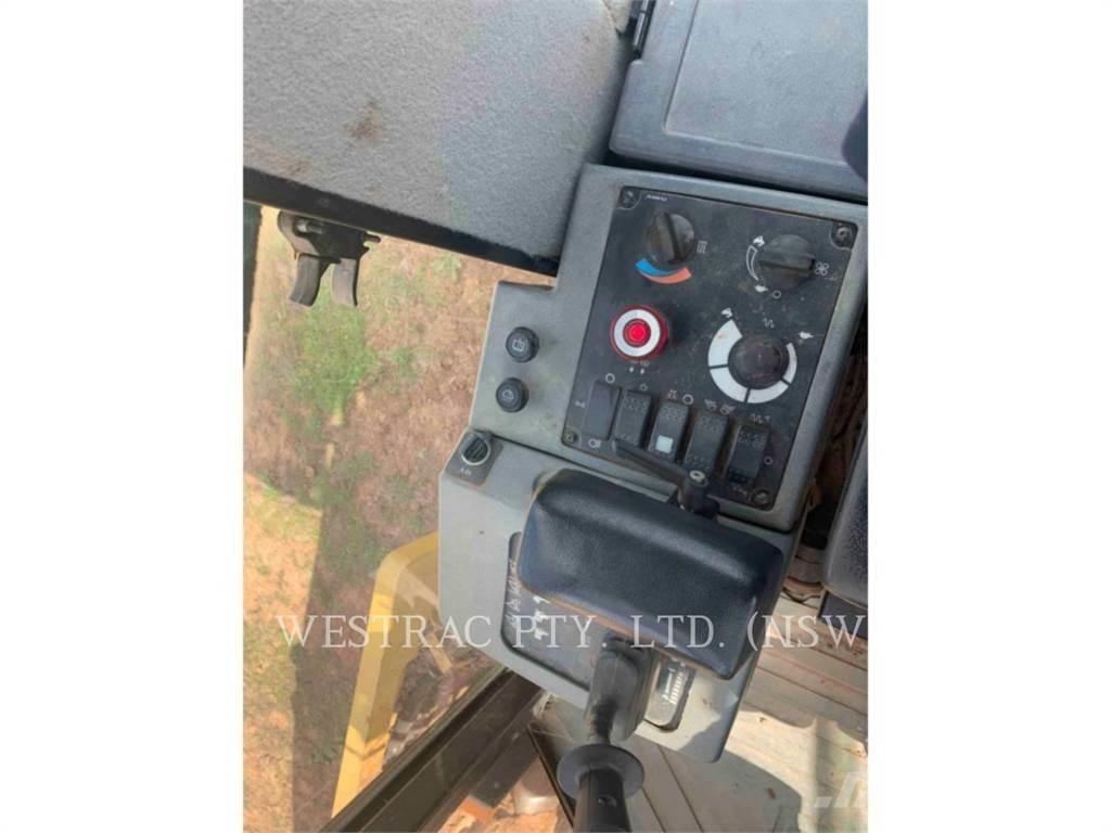 CAT CP76 单轮压路机