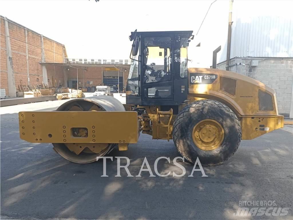 CAT CS 79 B 单轮压路机
