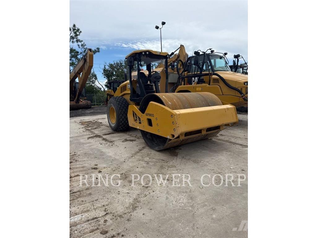 CAT CS10GC 双轮压路机