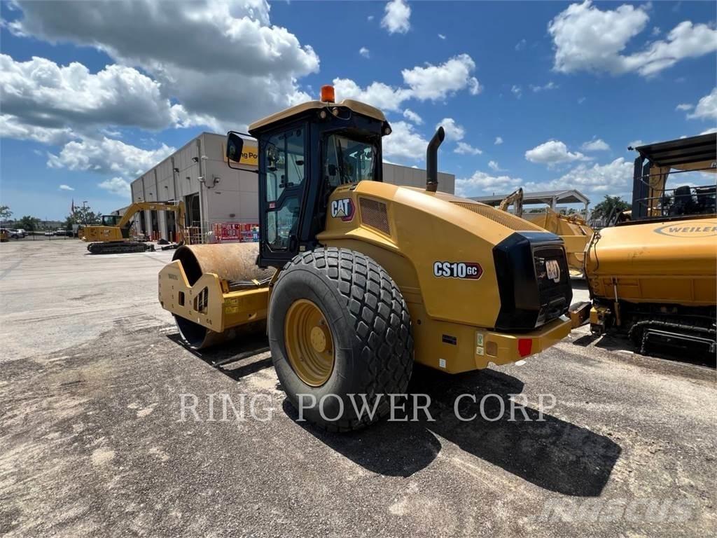 CAT CS10GCCAB 双轮压路机