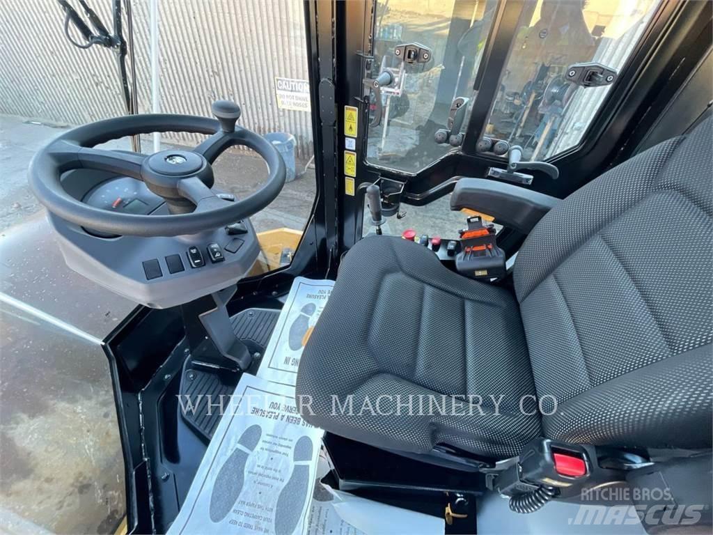 CAT CS11 GC 单轮压路机
