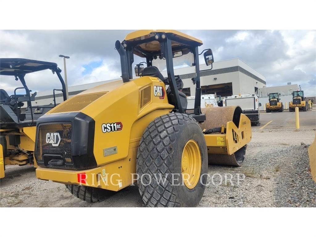 CAT CS11GC 双轮压路机