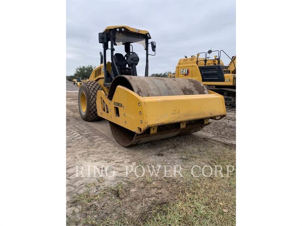 CAT CS11GC 双轮压路机
