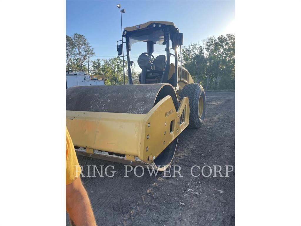 CAT CS11GC 双轮压路机