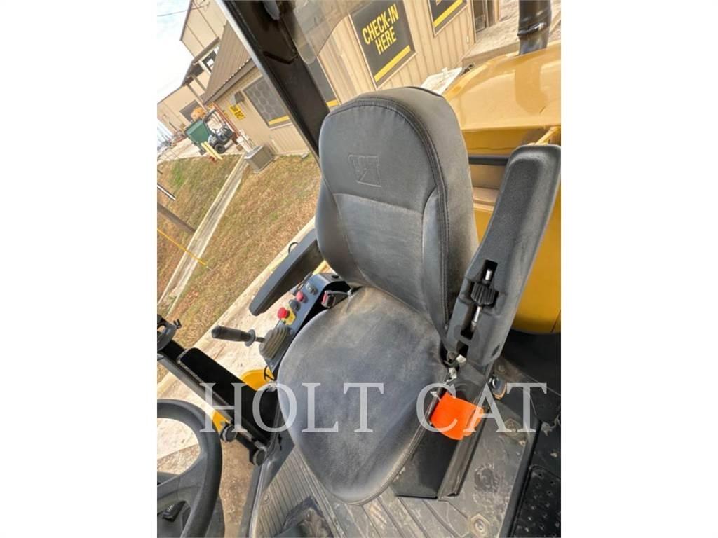 CAT CS11GC 单轮压路机