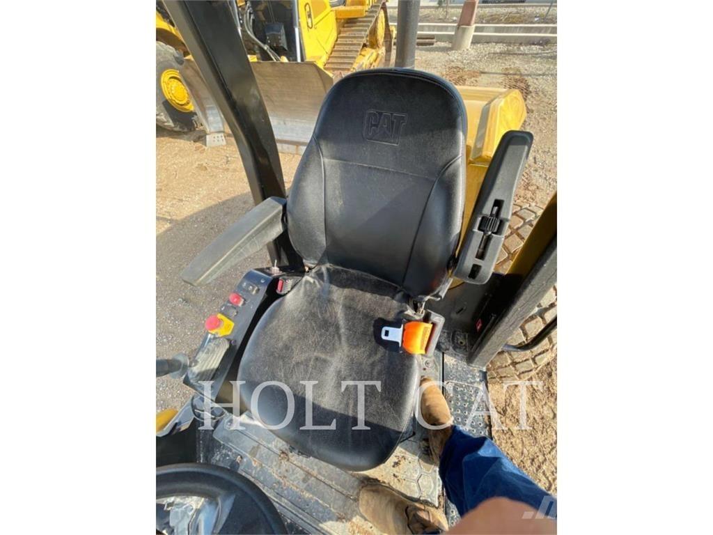 CAT CS11GC 单轮压路机