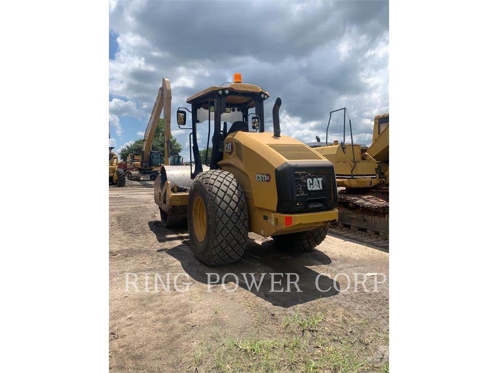 CAT CS11GC 双轮压路机