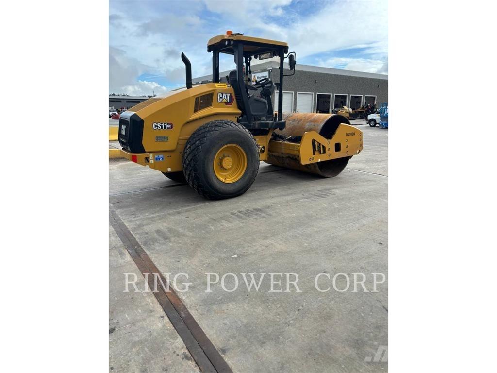 CAT CS11GC 双轮压路机