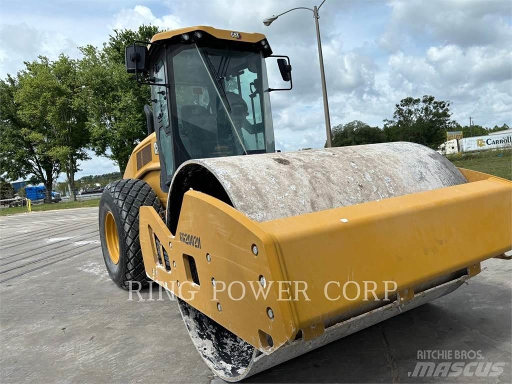 CAT CS11GCCAB 双轮压路机