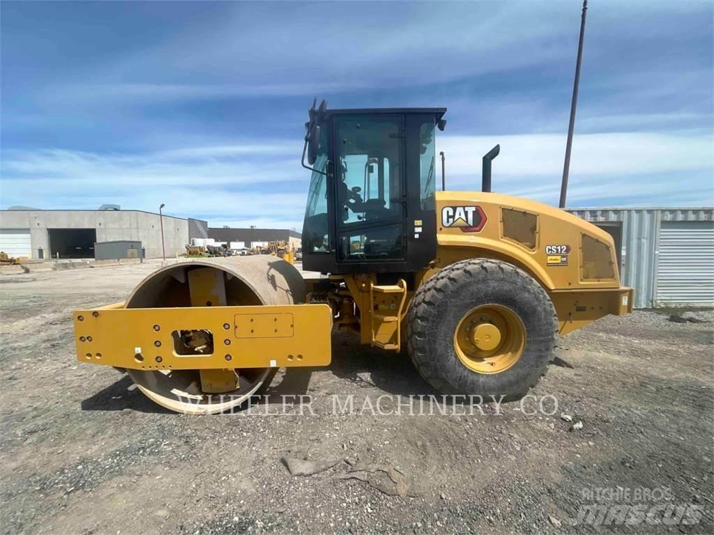 CAT CS12 单轮压路机