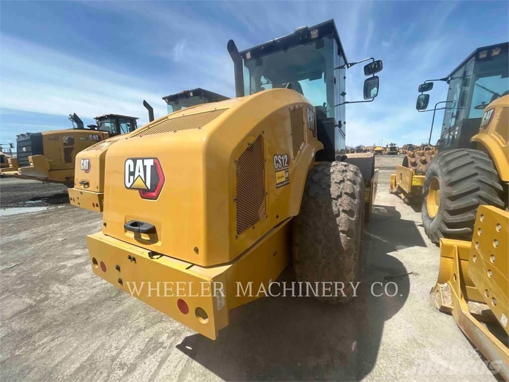 CAT CS12 单轮压路机