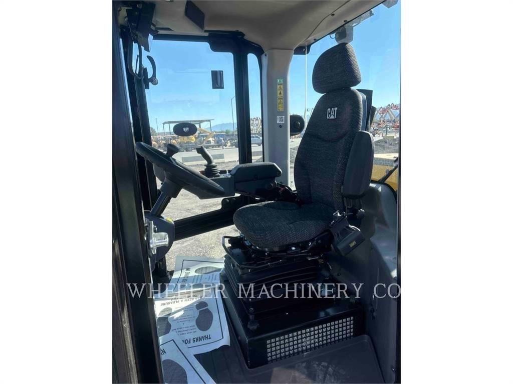 CAT CS12 单轮压路机