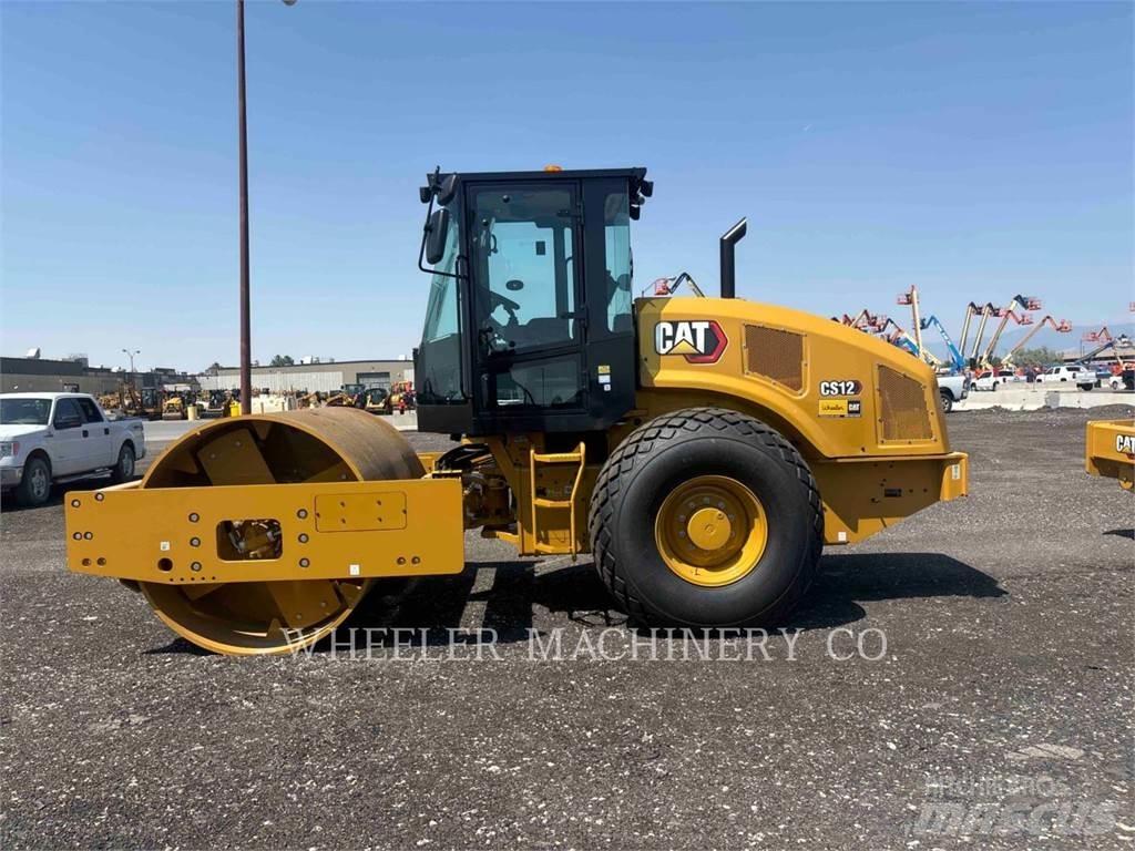 CAT CS12 单轮压路机