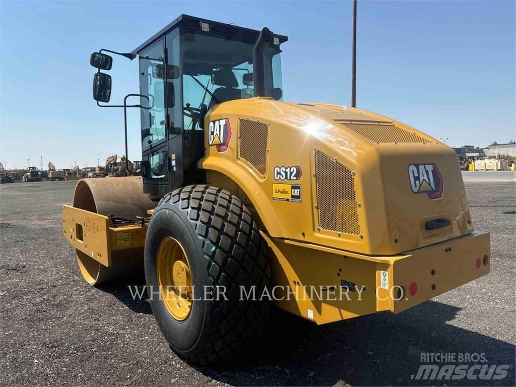 CAT CS12 单轮压路机