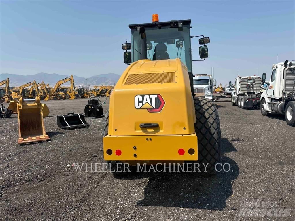 CAT CS12 单轮压路机