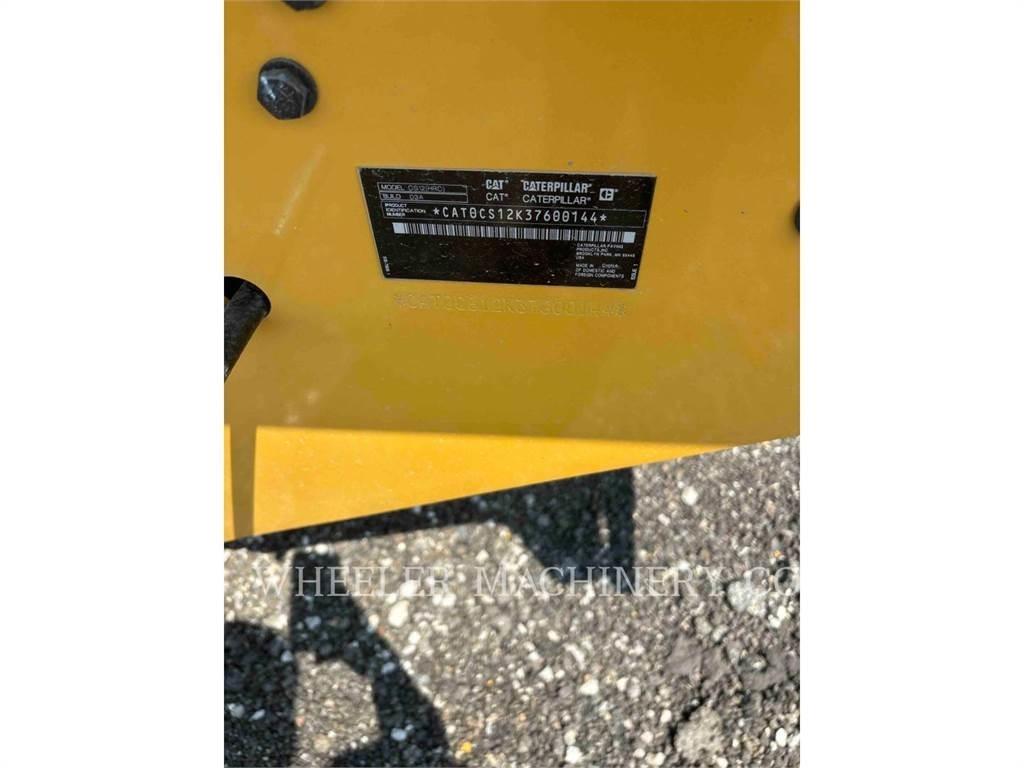 CAT CS12 单轮压路机