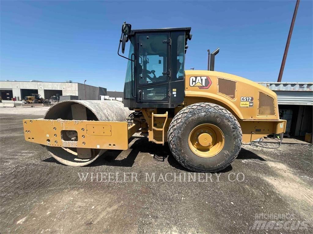 CAT CS12 单轮压路机