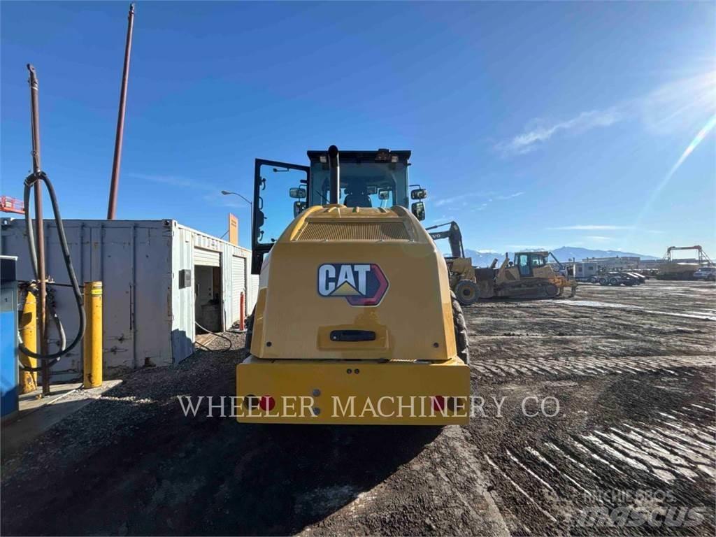 CAT CS12 单轮压路机