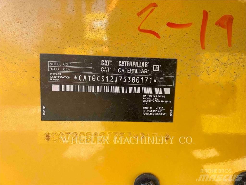 CAT CS12 单轮压路机