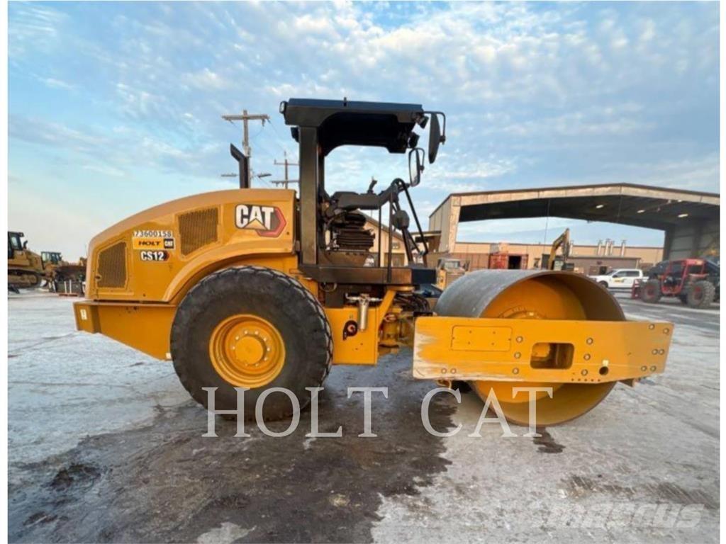 CAT CS12 单轮压路机