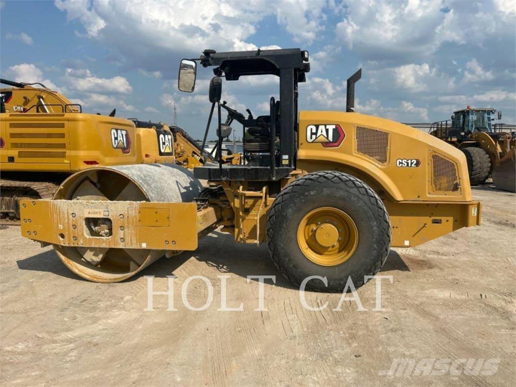 CAT CS12 单轮压路机