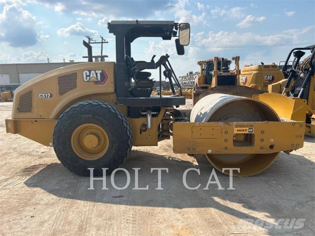 CAT CS12 单轮压路机