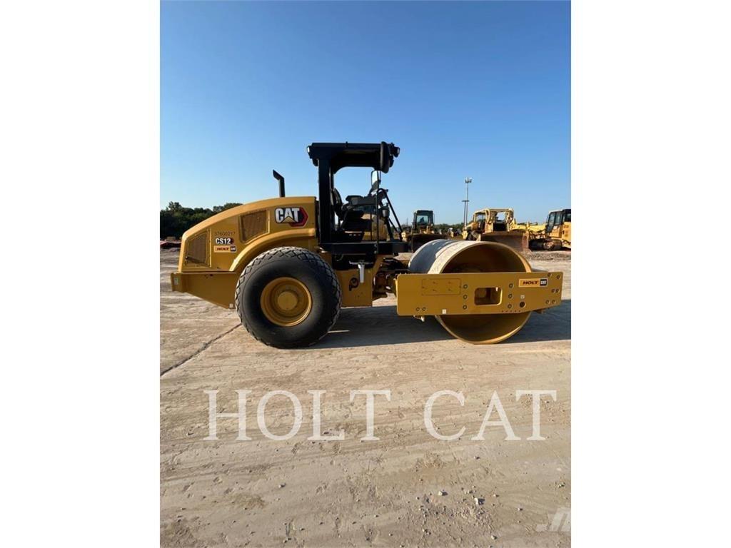 CAT CS12 单轮压路机