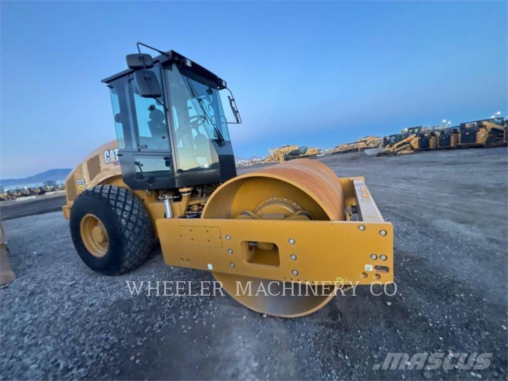 CAT CS12 单轮压路机