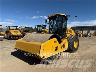 CAT CS12GC 土壤压实机