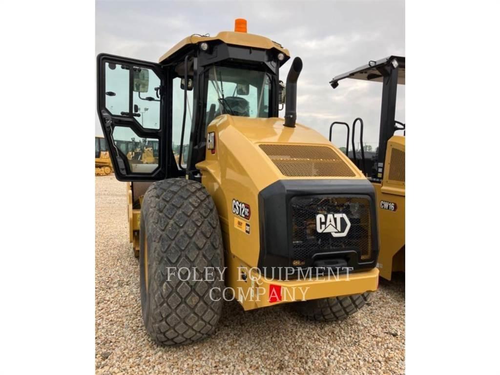 CAT CS12GC 土壤压实机