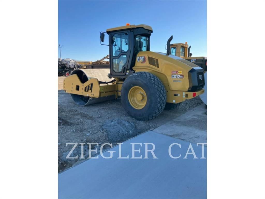 CAT CS12GC 土壤压实机