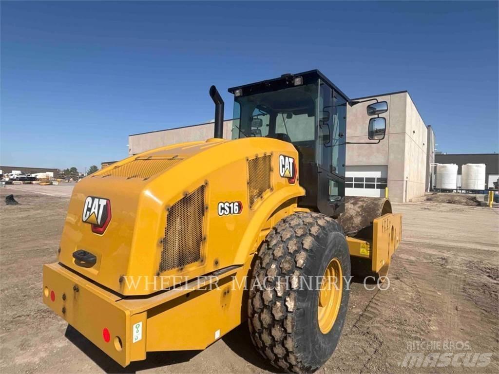 CAT CS16 单轮压路机