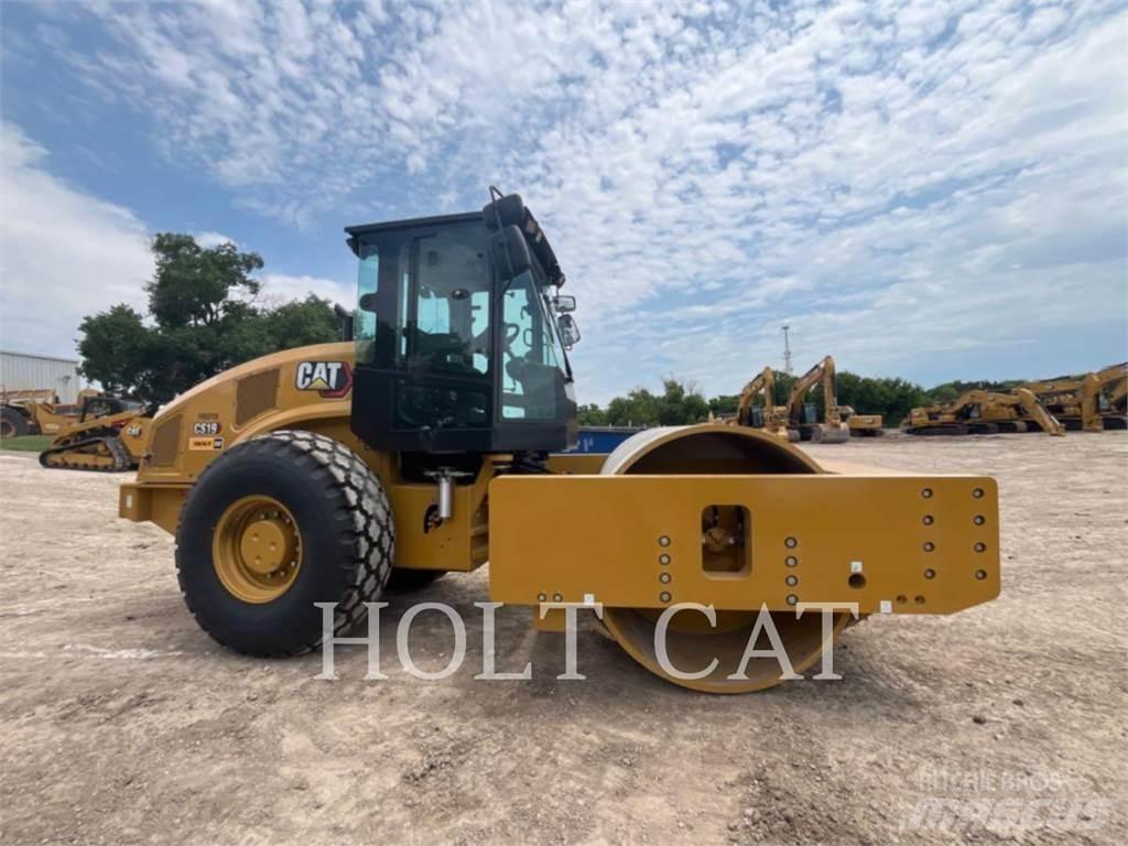 CAT CS19 单轮压路机