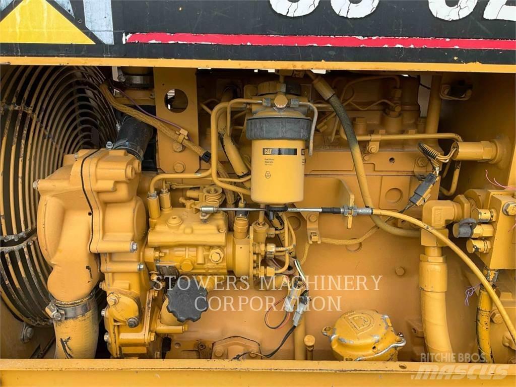CAT CS323C 土壤压实机