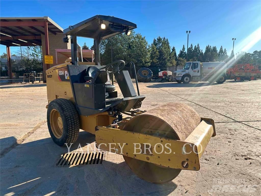 CAT CS34 土壤压实机