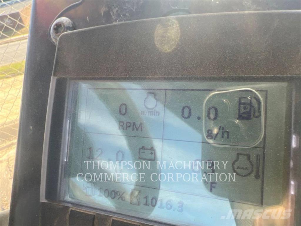 CAT CS34 单轮压路机