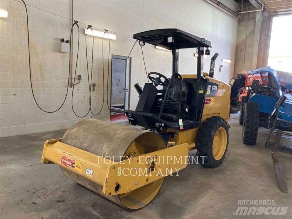 CAT CS34 土壤压实机