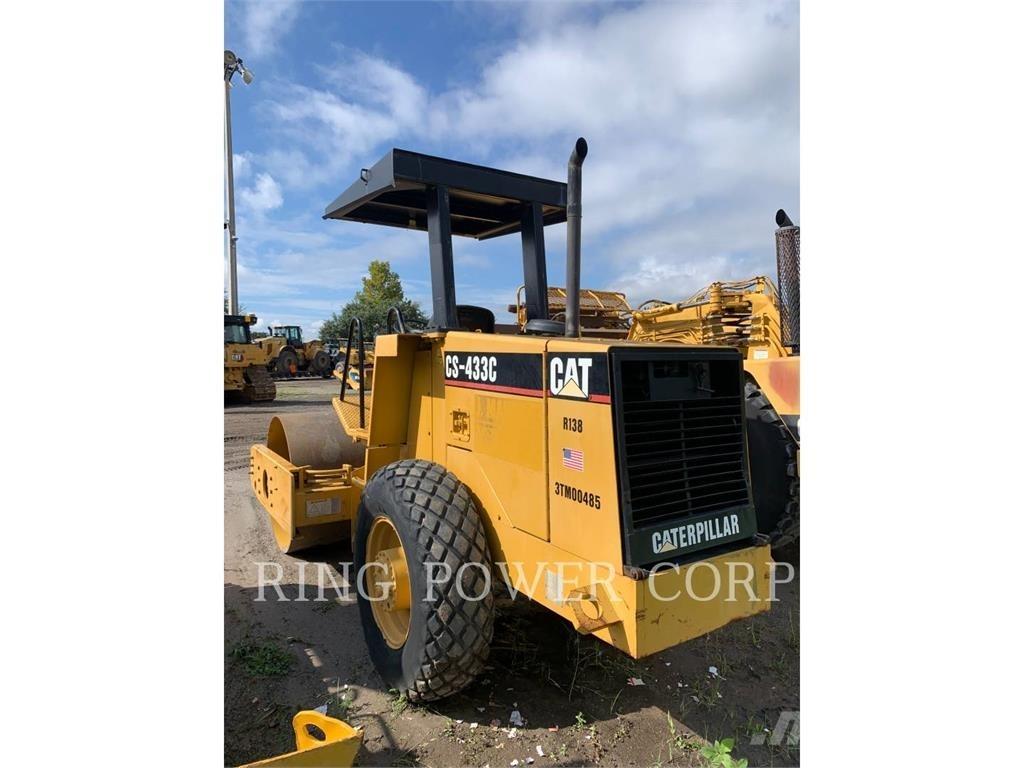 CAT CS433C 双轮压路机