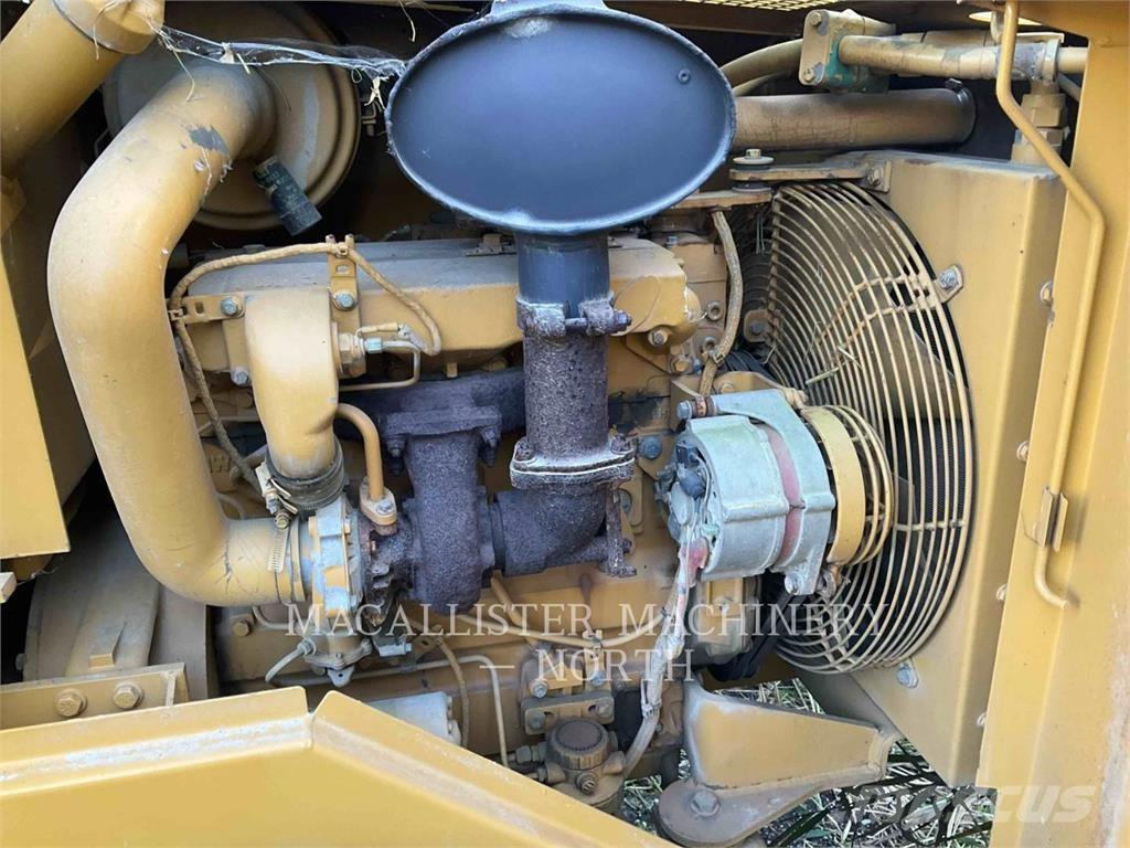 CAT CS433C 单轮压路机