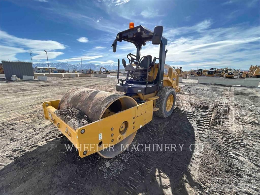 CAT CS44B 单轮压路机