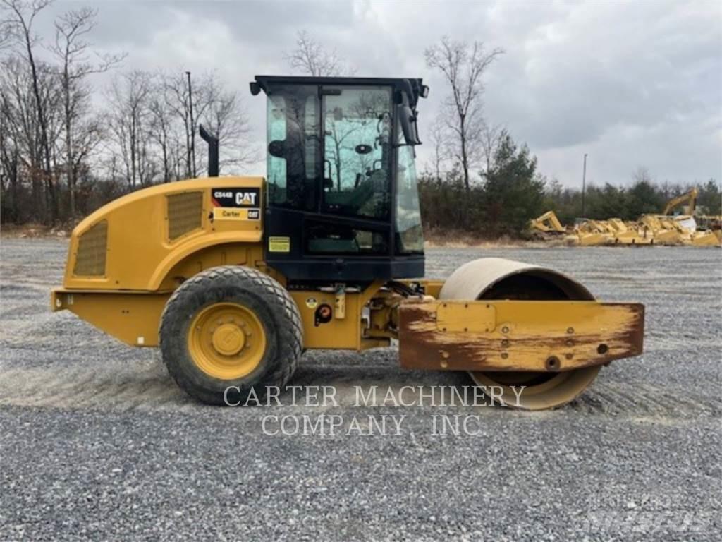 CAT CS44B 土壤压实机