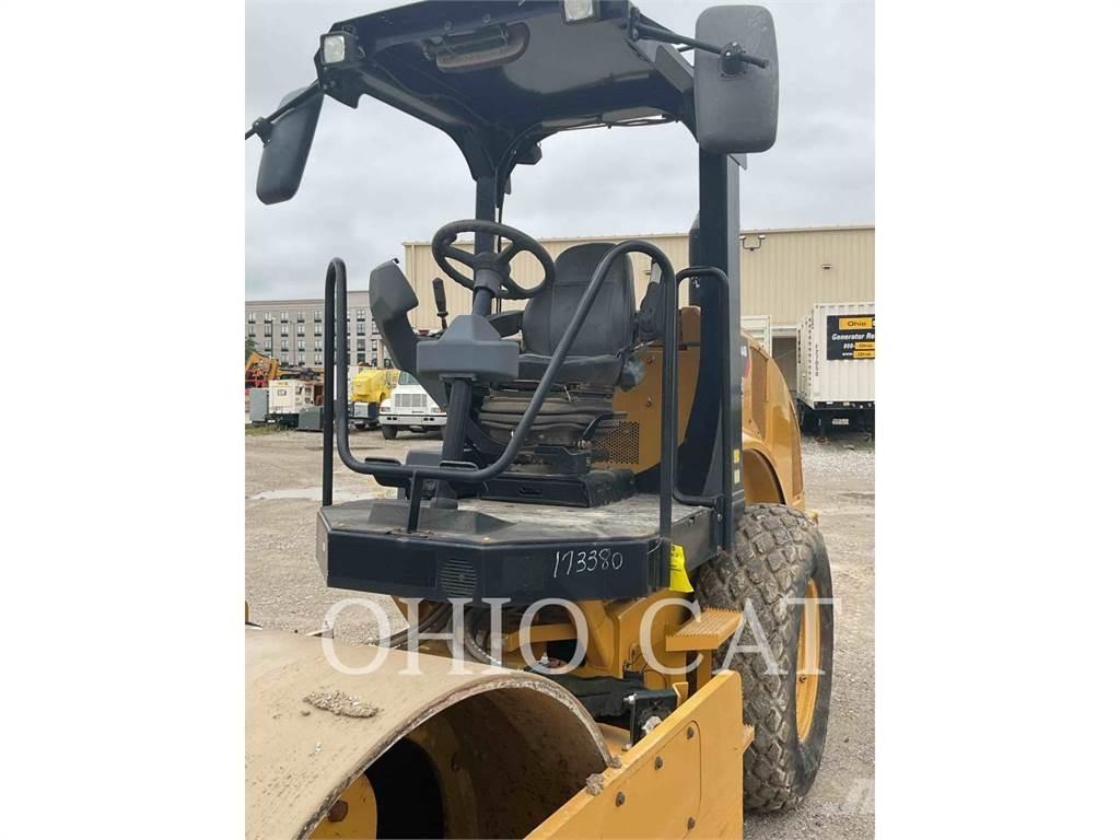 CAT CS44B 复合式压路机