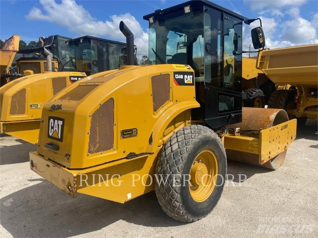 CAT CS44BCAB 双轮压路机