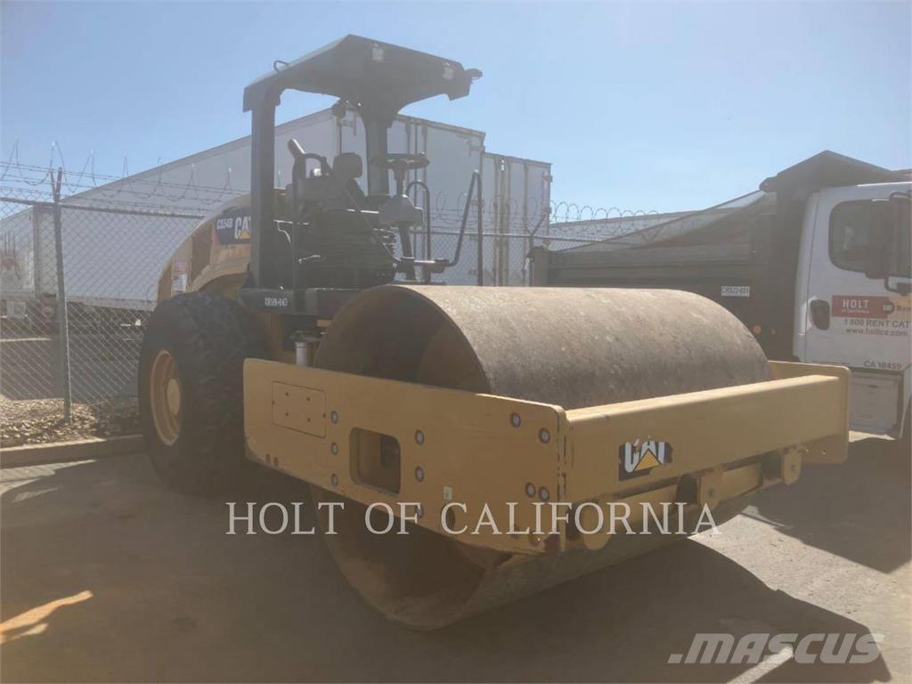 CAT CS54 土壤压实机