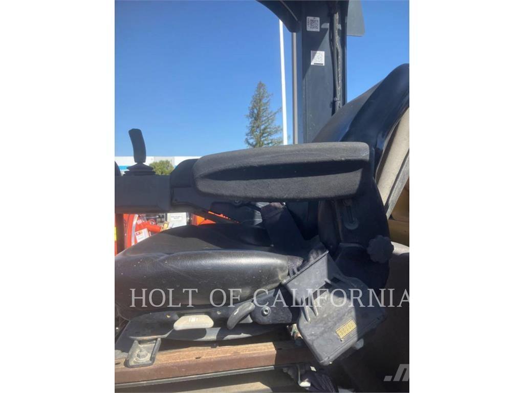 CAT CS54 土壤压实机