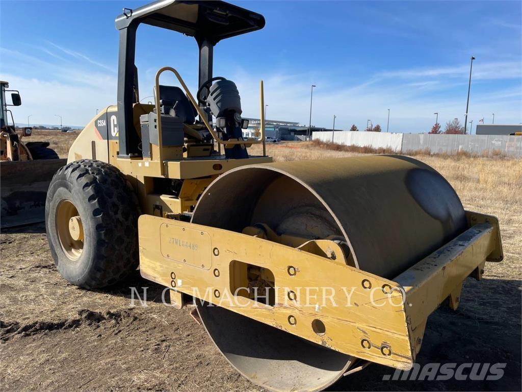 CAT CS54 沥青摊铺机